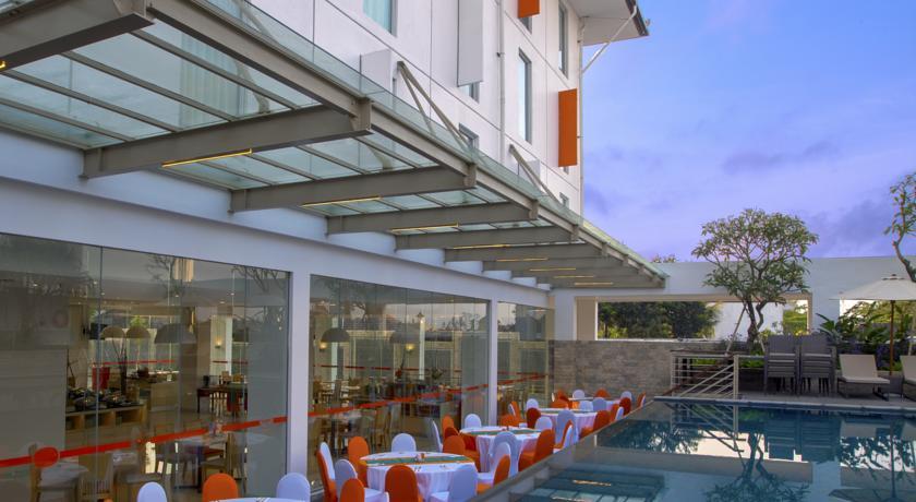 Harris Hotel And Conventions Denpasar  Exterior photo